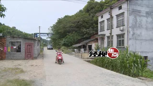 男子抢劫杀人后隐姓埋名 13年后被抓以养鸡为生