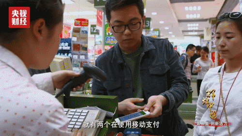 b05cdf72e73e4a9eac0ec9851588b5ba.gif