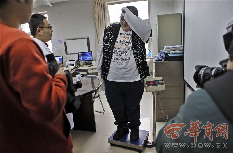 西安215公斤面条切胃减肥三个月a面条减掉86能吃多少减肥小伙中午图片