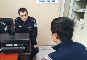 西安一7座面包车载15人上高速 严重超员被查