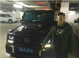 豪车司机套牌逆行还闯红灯 民警蹲点将其抓获