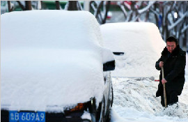 乌鲁木齐暴雪全部学生停课