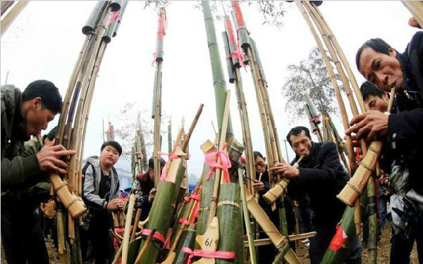 广西融水千人汇聚一堂 赛芦笙庆新年