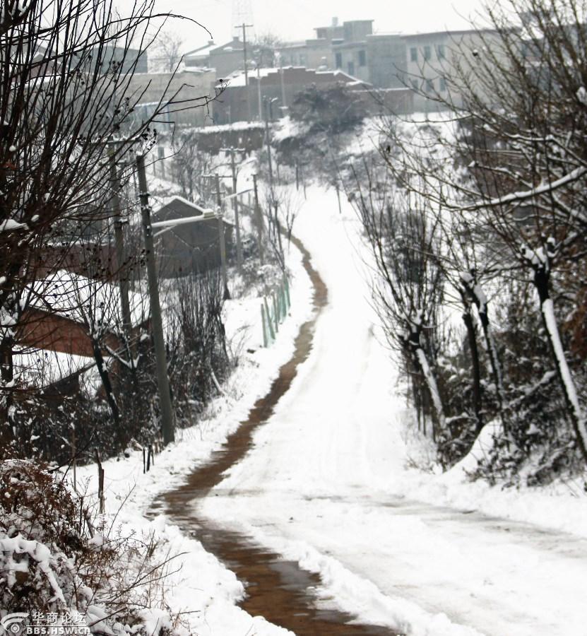 下雪后的长安乡村鸣犊镇