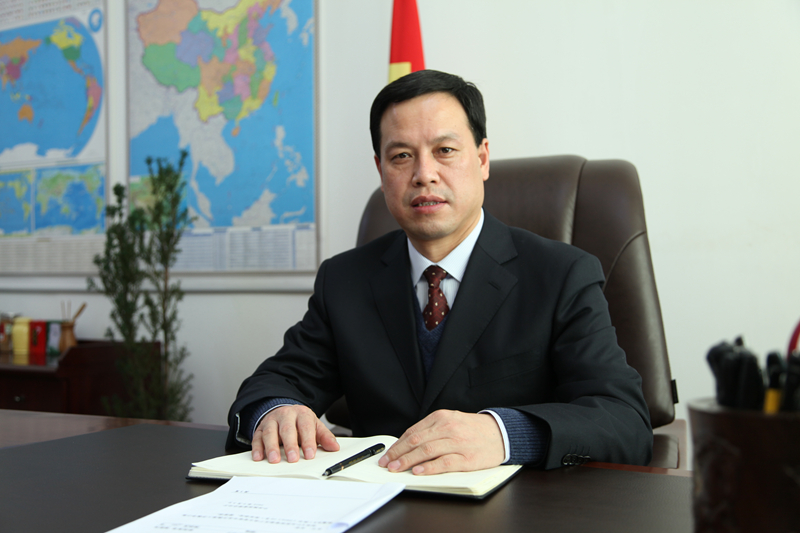 陈都经济总量_我国经济总量照片(2)