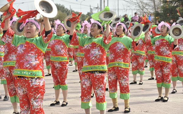 秧歌社火无人机 西安元宵节期间太热闹咧！