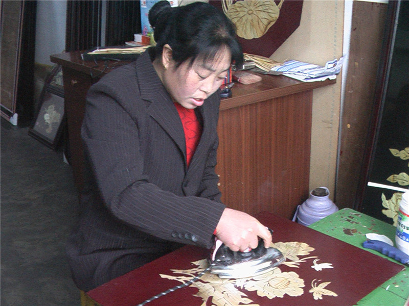 非遗传承人王聪芳：希望老天再给机会 将麦杆画传承下去