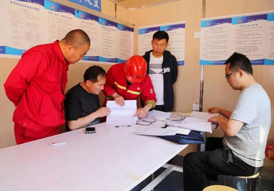 延安市安监局深入吴起采油厂检查指导工作