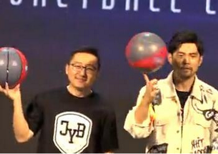 周杰伦:打篮球比演唱会还紧张 不赢球绝不离场