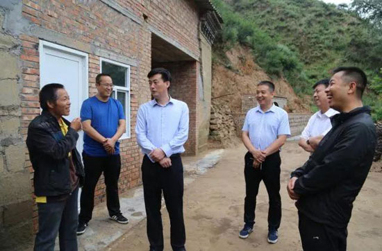 延安市委常委、组织部部长杜金根深入宝塔区调