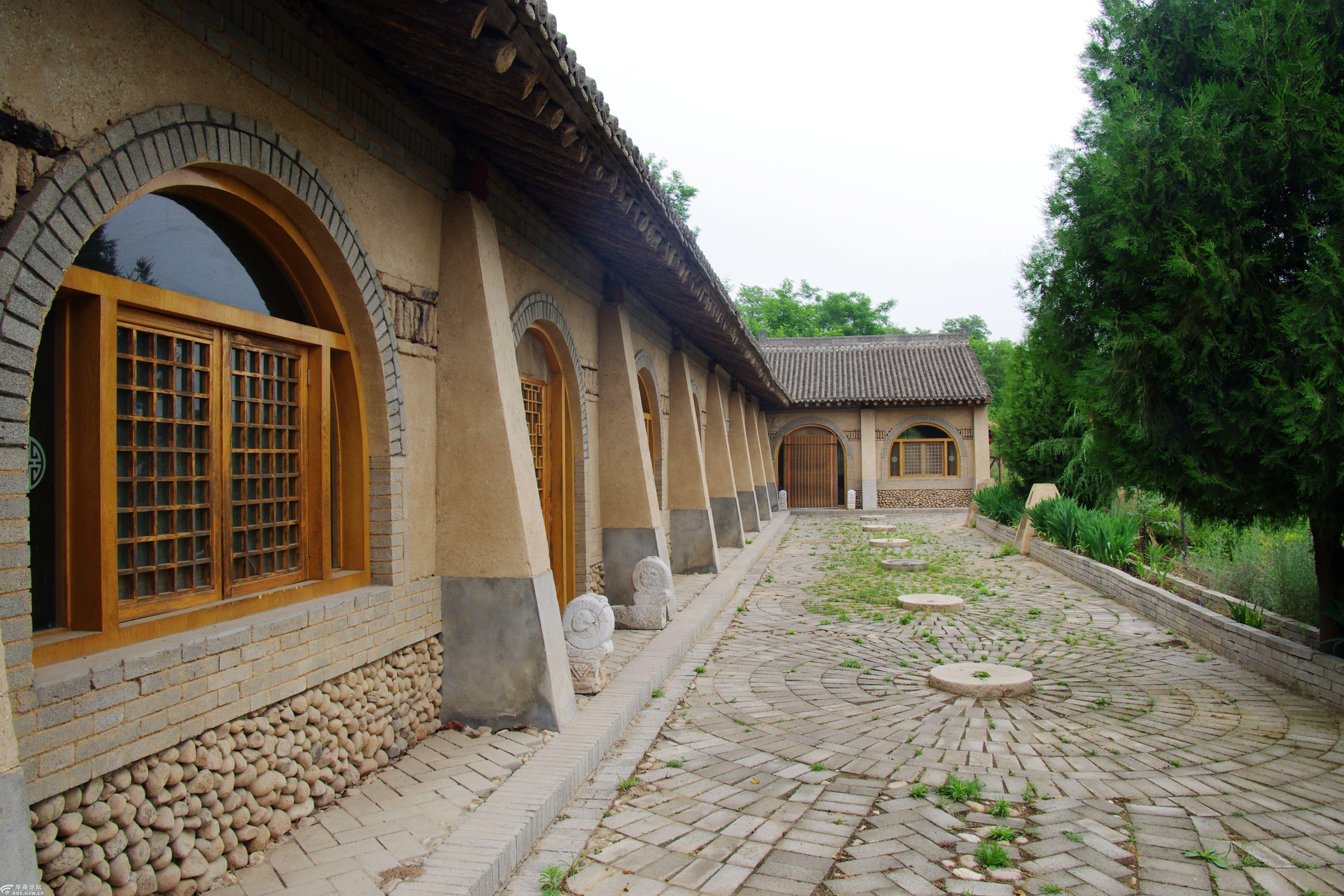 等驾坡村