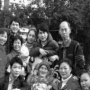 专注 坚韧 善良 身边人眼中的“扁担姐”