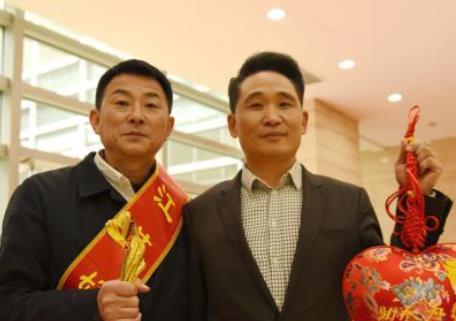 送价值千万酒庄报千元资助情 感恩人：投资传递正能量