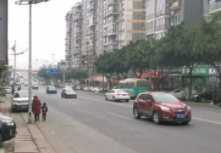 妈妈送娃上学出事故被西安好心车主送医 家属:好人一生平安