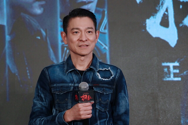 cfdd375c.jpg 《扫毒2》破6亿 刘德华哽咽谢粉丝大玩土味情话