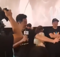 吴京逗胡歌把哔哩哔哩说成呷哺呷哺 网友：听饿了