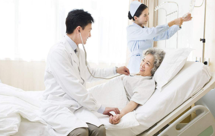 中老年人容易消化不良 做到这4点能改善！