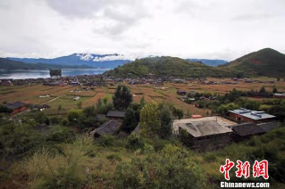 四川凉山泸沽湖畔达祖小学：复建15年 因爱蜕变