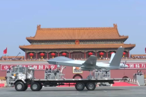 前进，陕汽军车承载大国重器第六次光荣接受检阅！