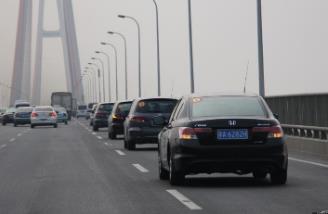 一家四口春节自驾走错路 导航出错误入武汉滞留70多天