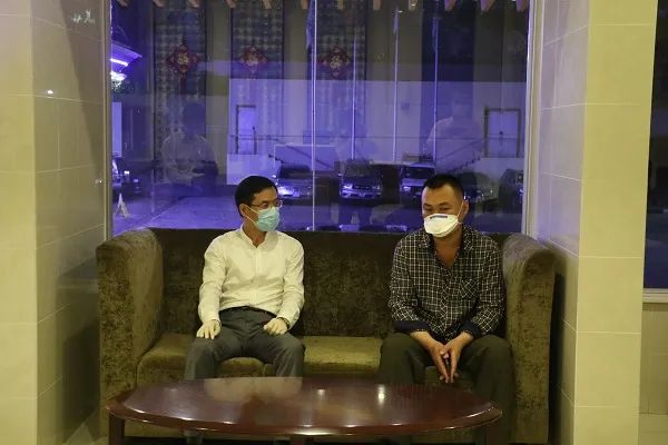 中国驻塞拉利昂大使看望张静静丈夫 已有初步回国方案