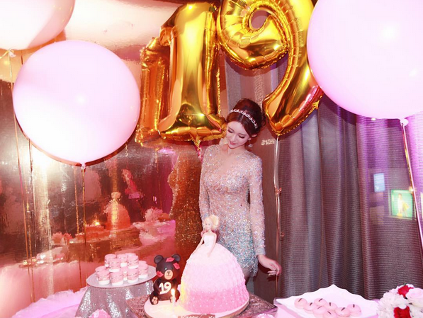 小g娜性感私照曝光(组图)