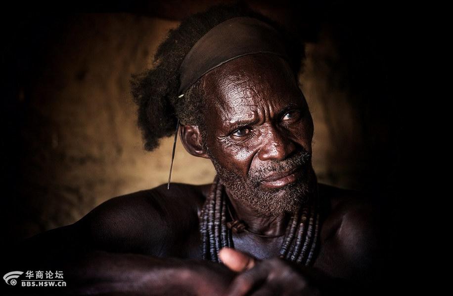 非洲西南部纳米比亚部落棕色人种