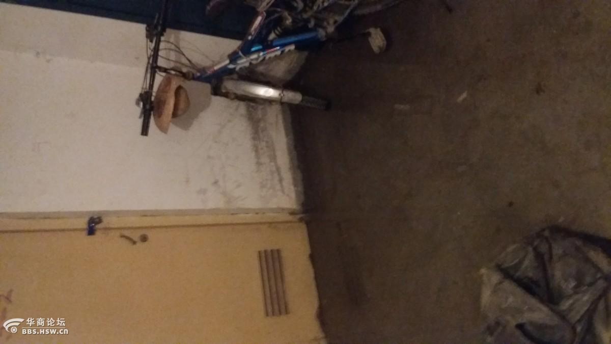 西安市高陵区泾渭三路天正花园小区爆管,业主