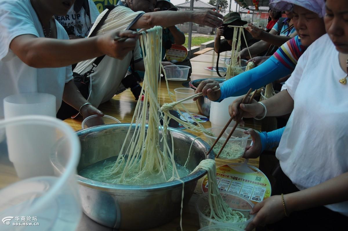 【外拍活动】尽享舌尖美味品味户县葡萄之二;香飘四溢摆汤面