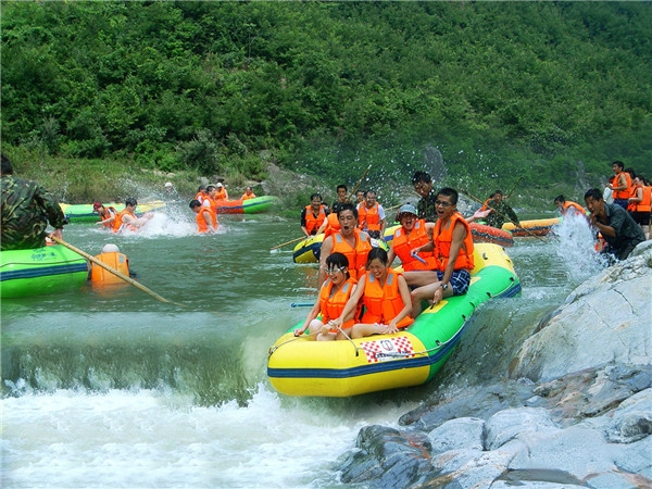 陌上户外8月2229日大秦漂流周至水街薰衣草庄园1日游