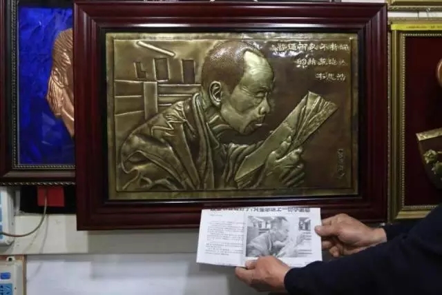 都让人无法拒绝2015年末,一条为拾荒老人塑雕像的微信刷爆杭州朋友圈