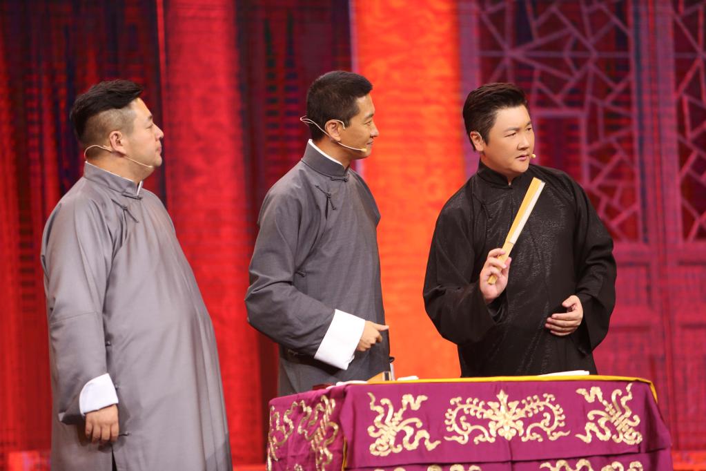 孙楠带兔耳朵跨界说相声