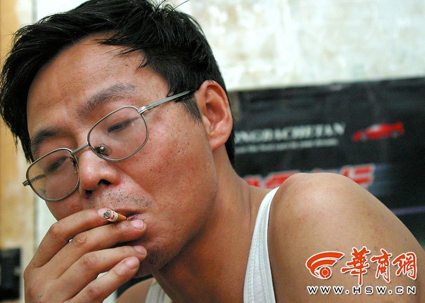 "北大屠夫"陆步轩辞去公职 重新做回"猪肉佬"