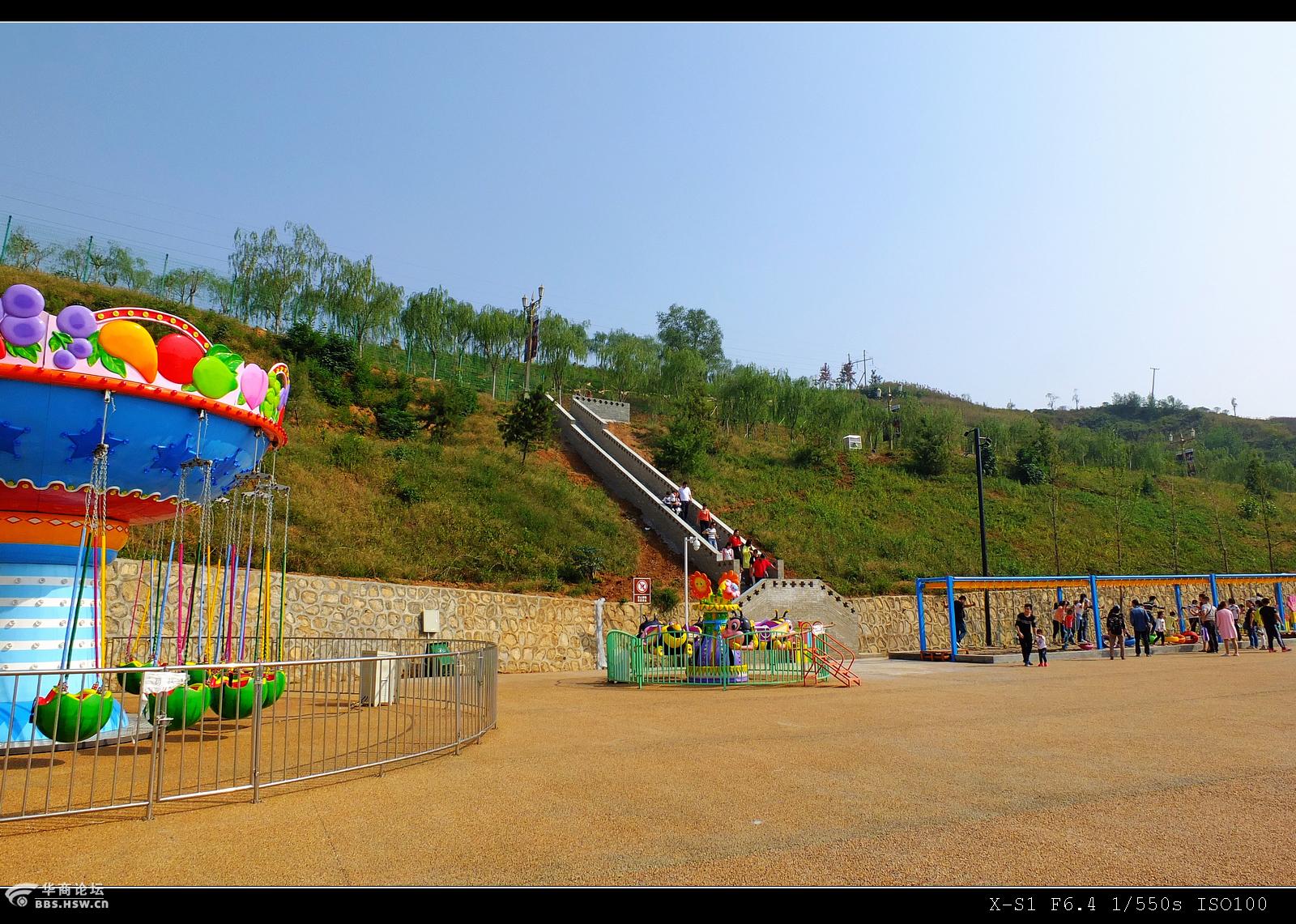 白鹿原影视城印象之四景区栈道及儿童游乐区