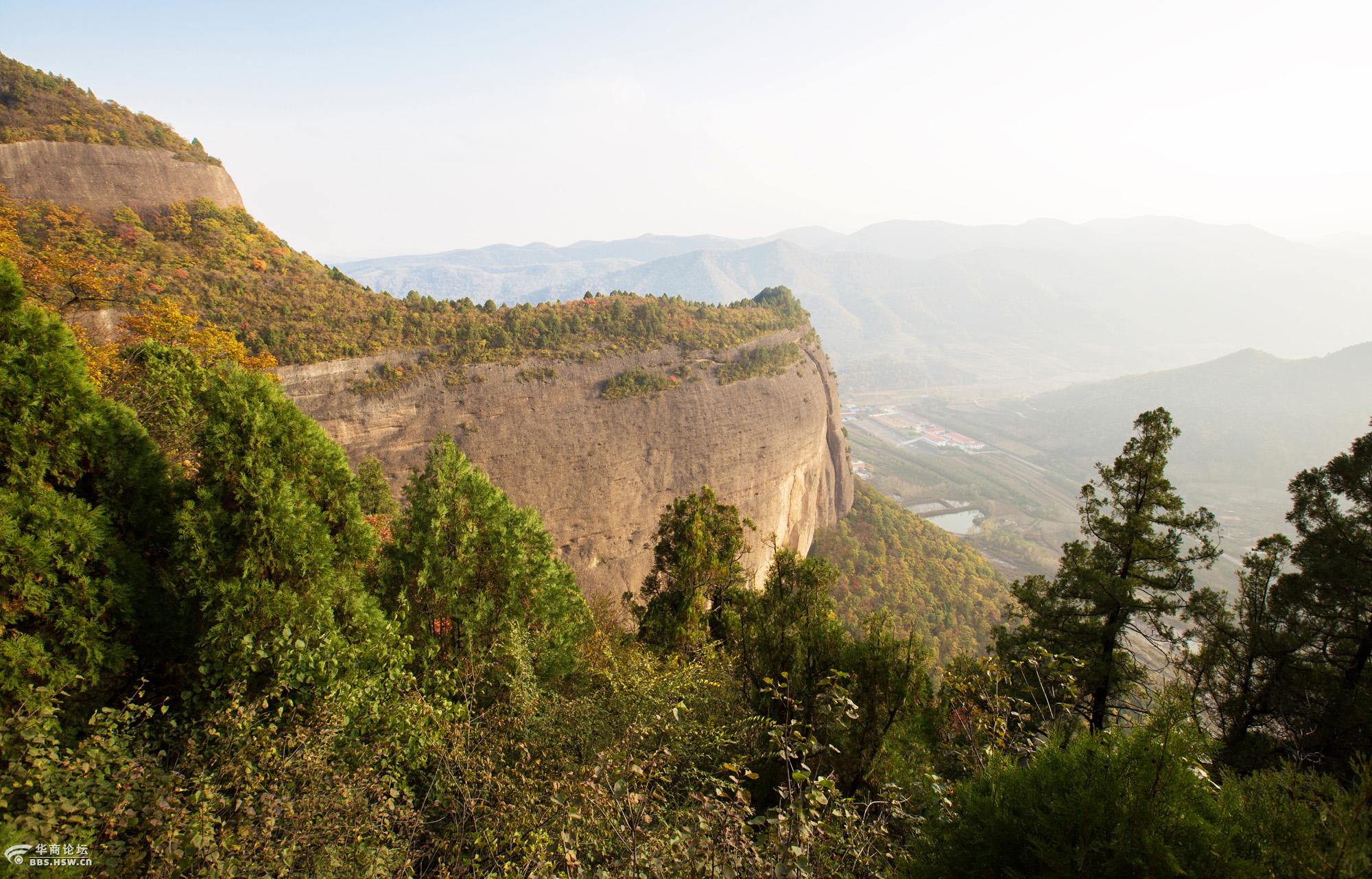 赏铜川香山秋色美景游薛家寨红色革命旧址