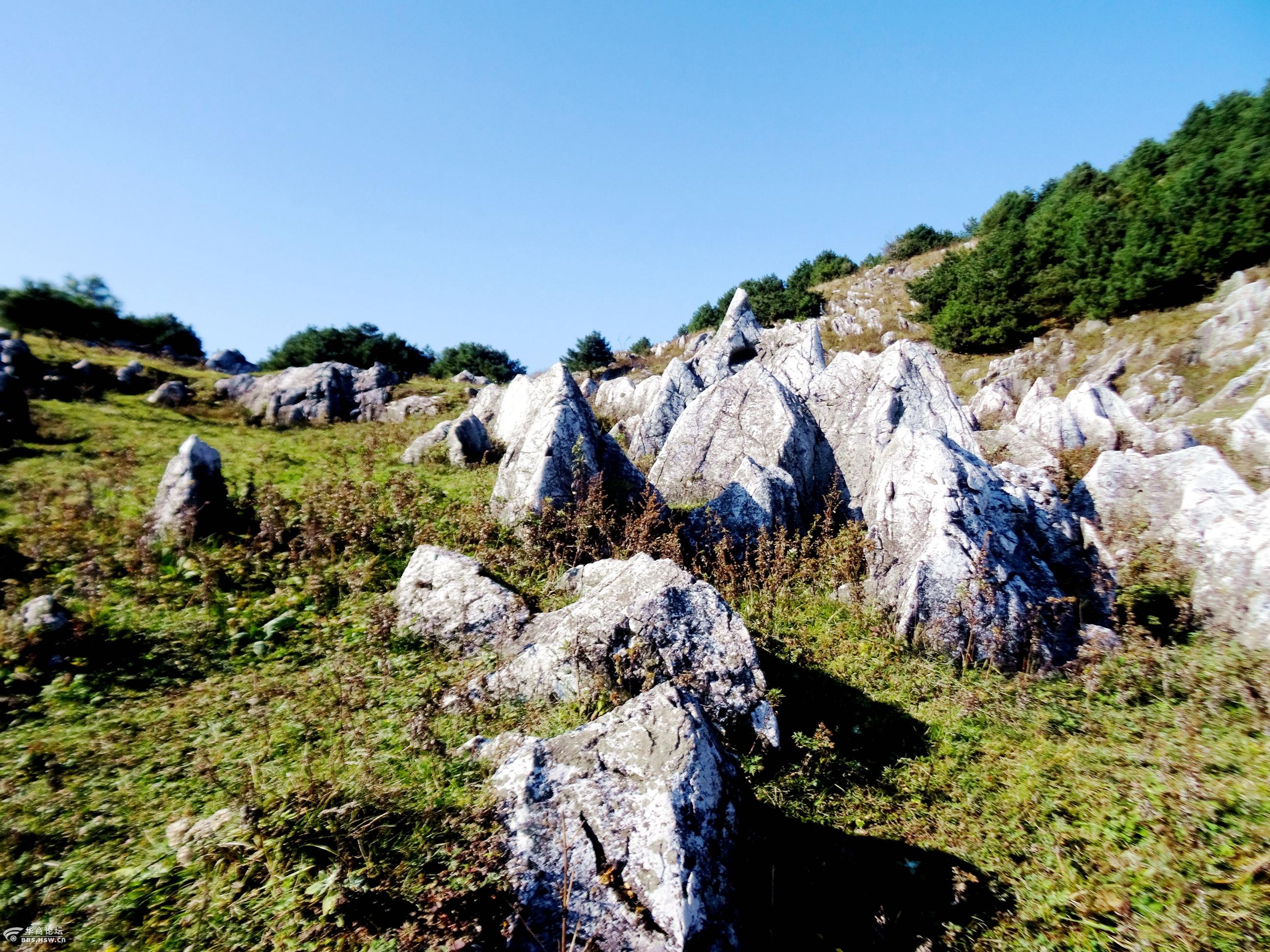 2016年11月5日随名旅户外穿越最美喀斯特地貌镇安北羊山