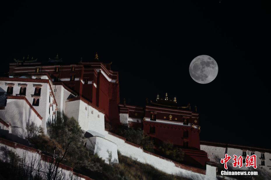 中国多地现最大超级月亮