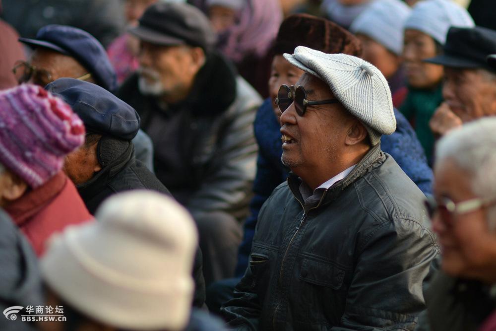 武功河滩会人像一组