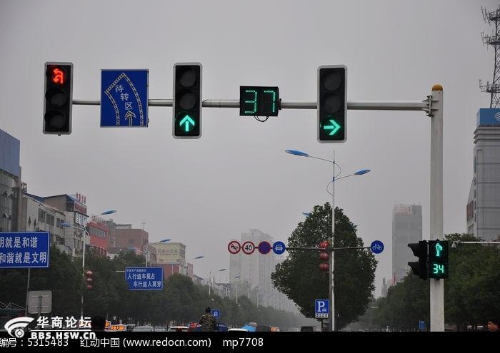 交警大哥请关注建议商洛市区大路口红绿灯设置左右转等待时间