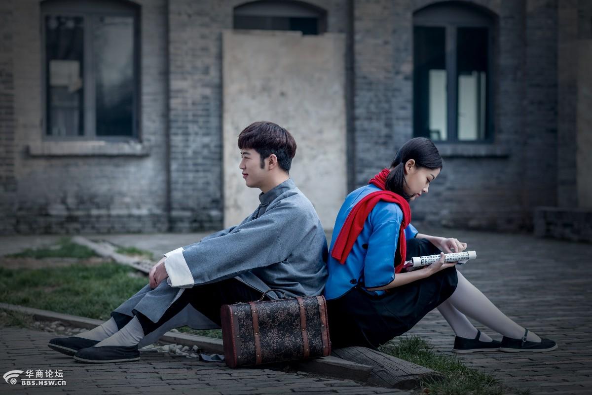 那个年代热恋中的青年男女