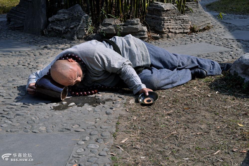 龙窝酒厂人像阿弥陀佛花和尚醉趴下了