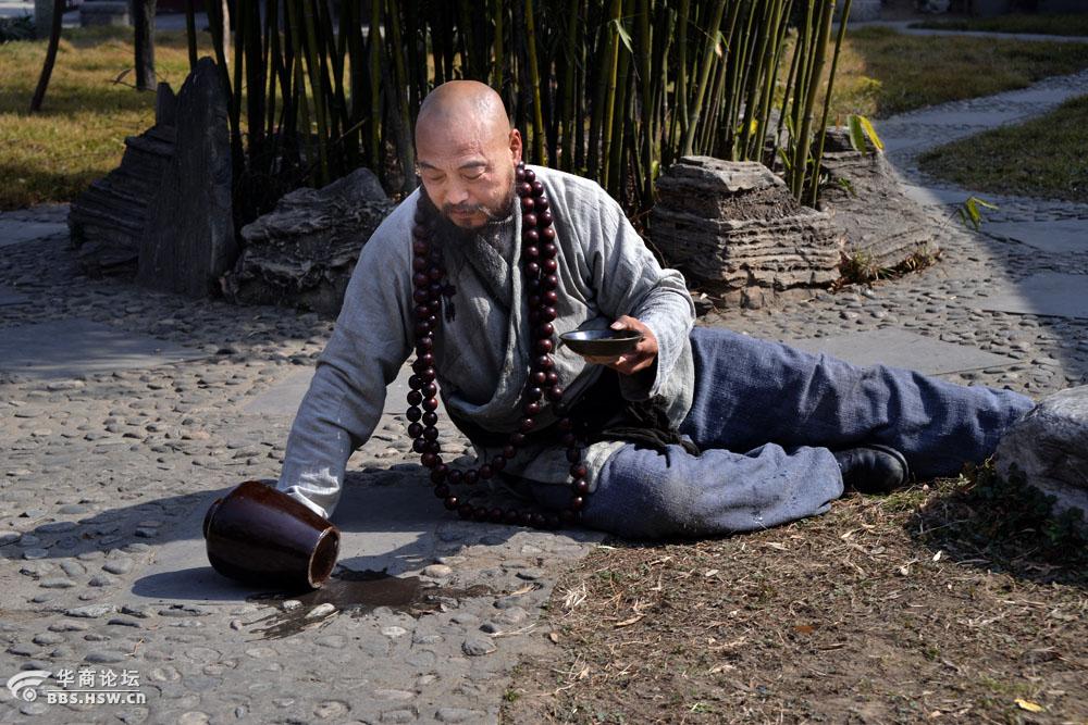 龙窝酒厂人像阿弥陀佛花和尚醉趴下了
