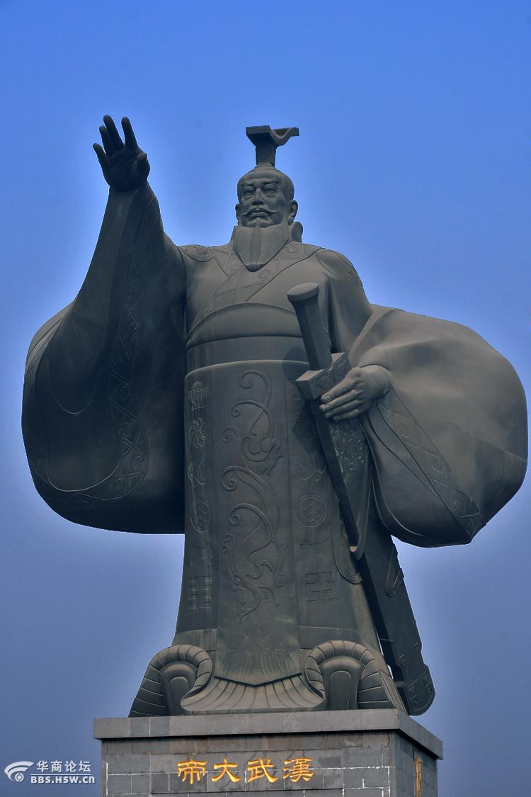 随拍汉城湖上的汉武大帝