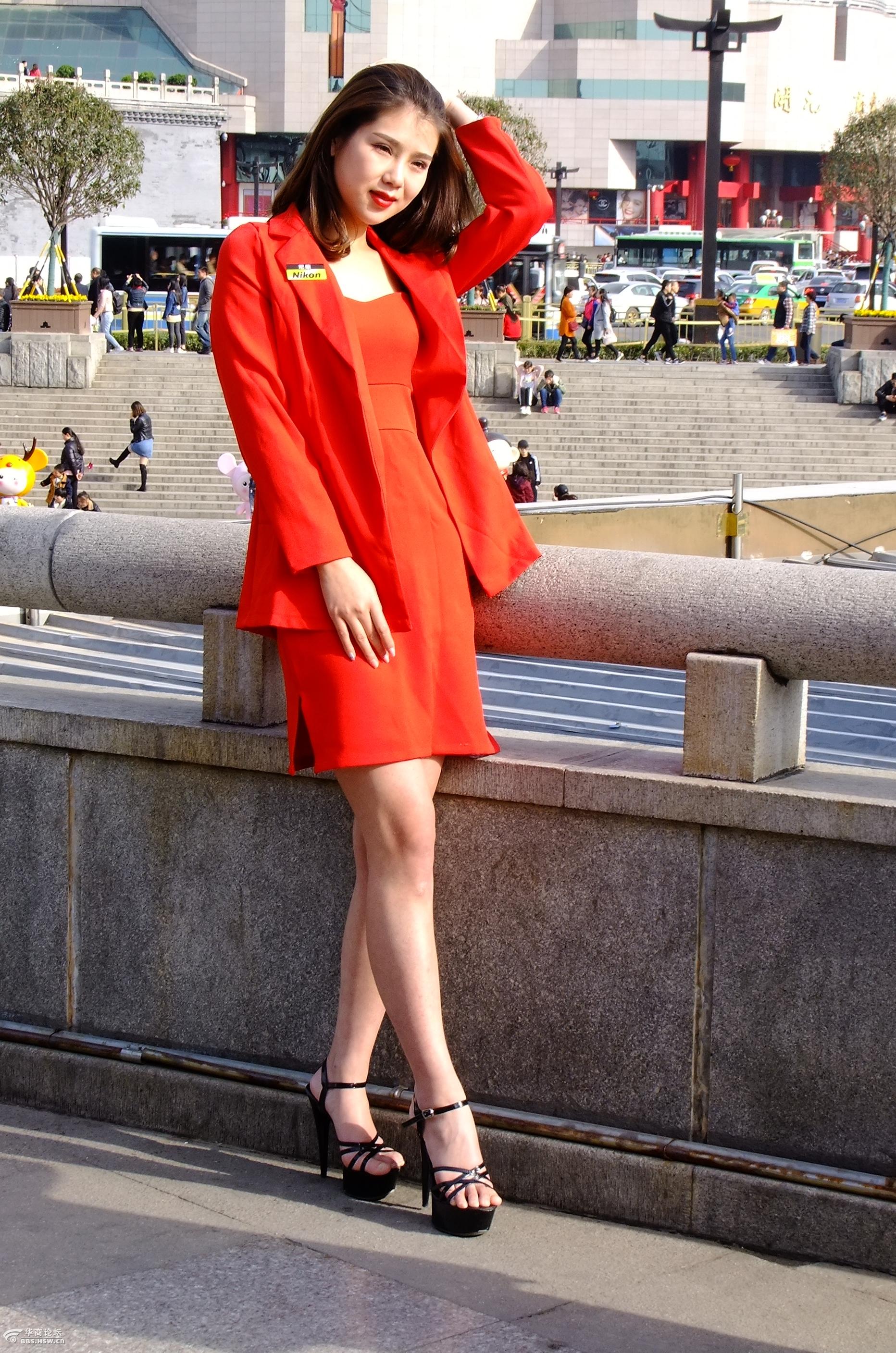 钟鼓楼广场拍美模