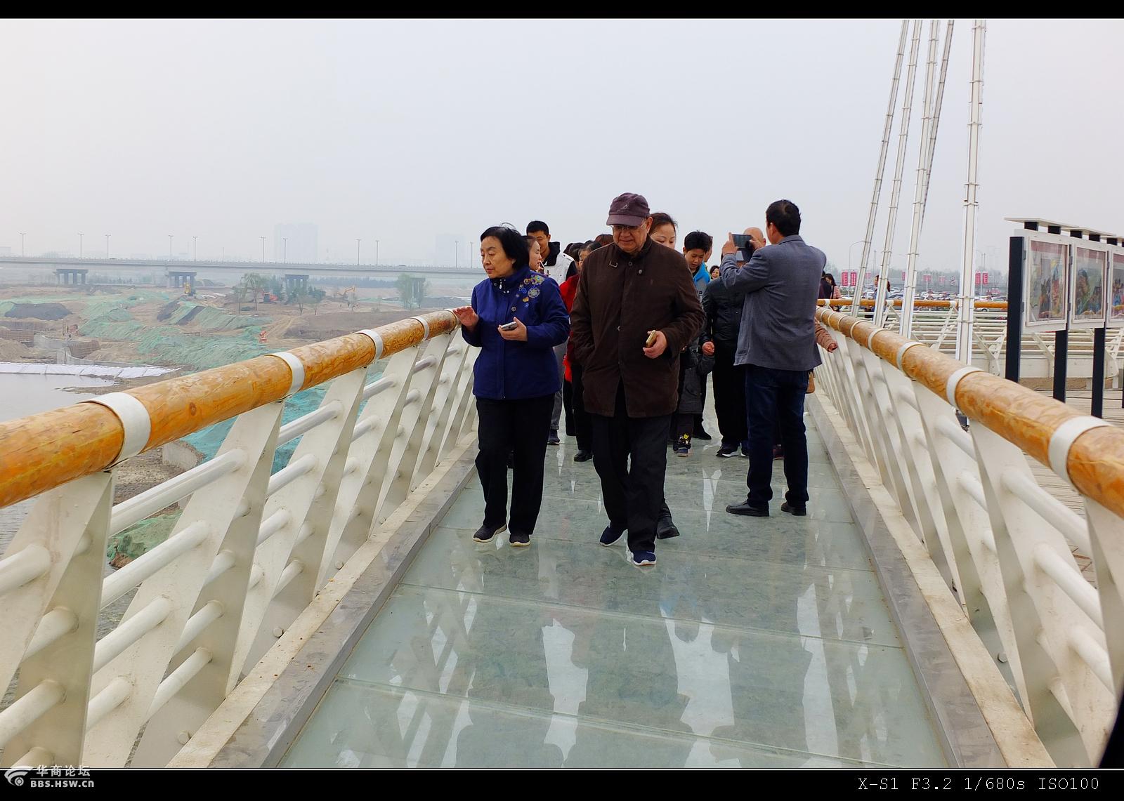 咸阳东郊有座玻璃桥沣渭交汇处又添一景