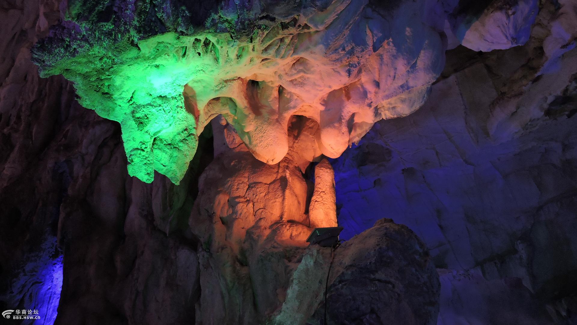 随华商网走进商洛体验山阳月亮洞景观