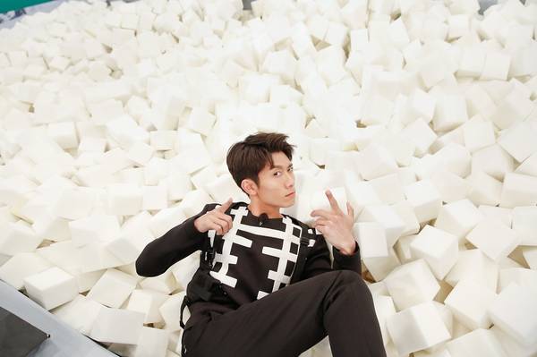 《高能少年团》张一山泥潭狂奔 "不计前嫌"搭救小凯