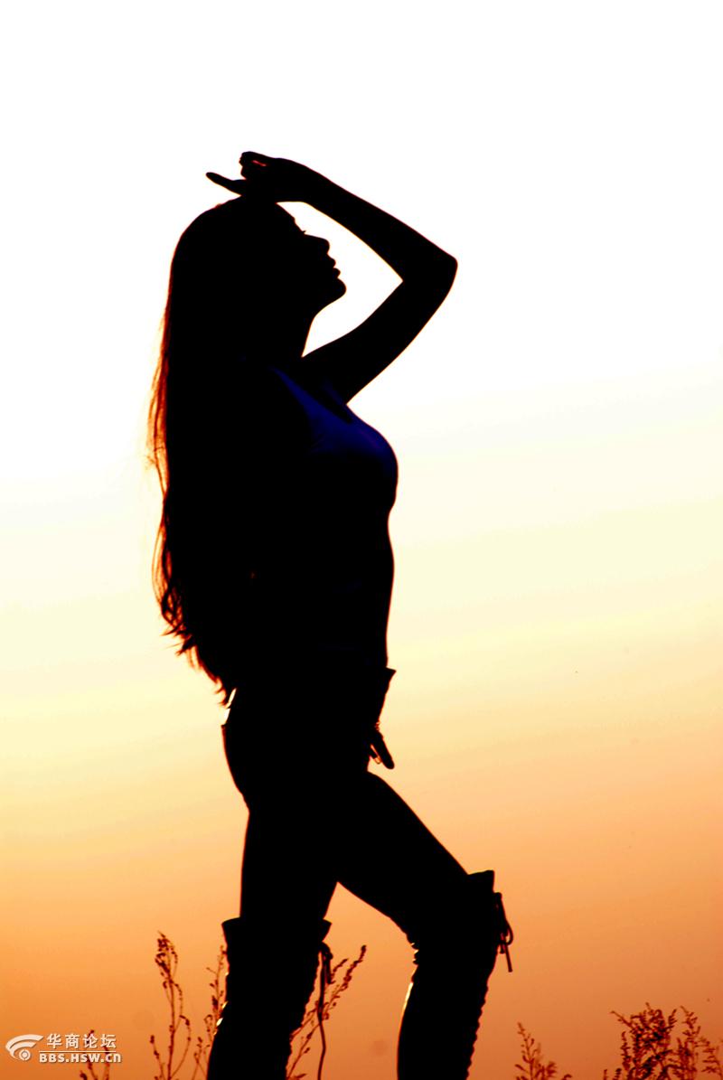 随拍逆光人像剪影