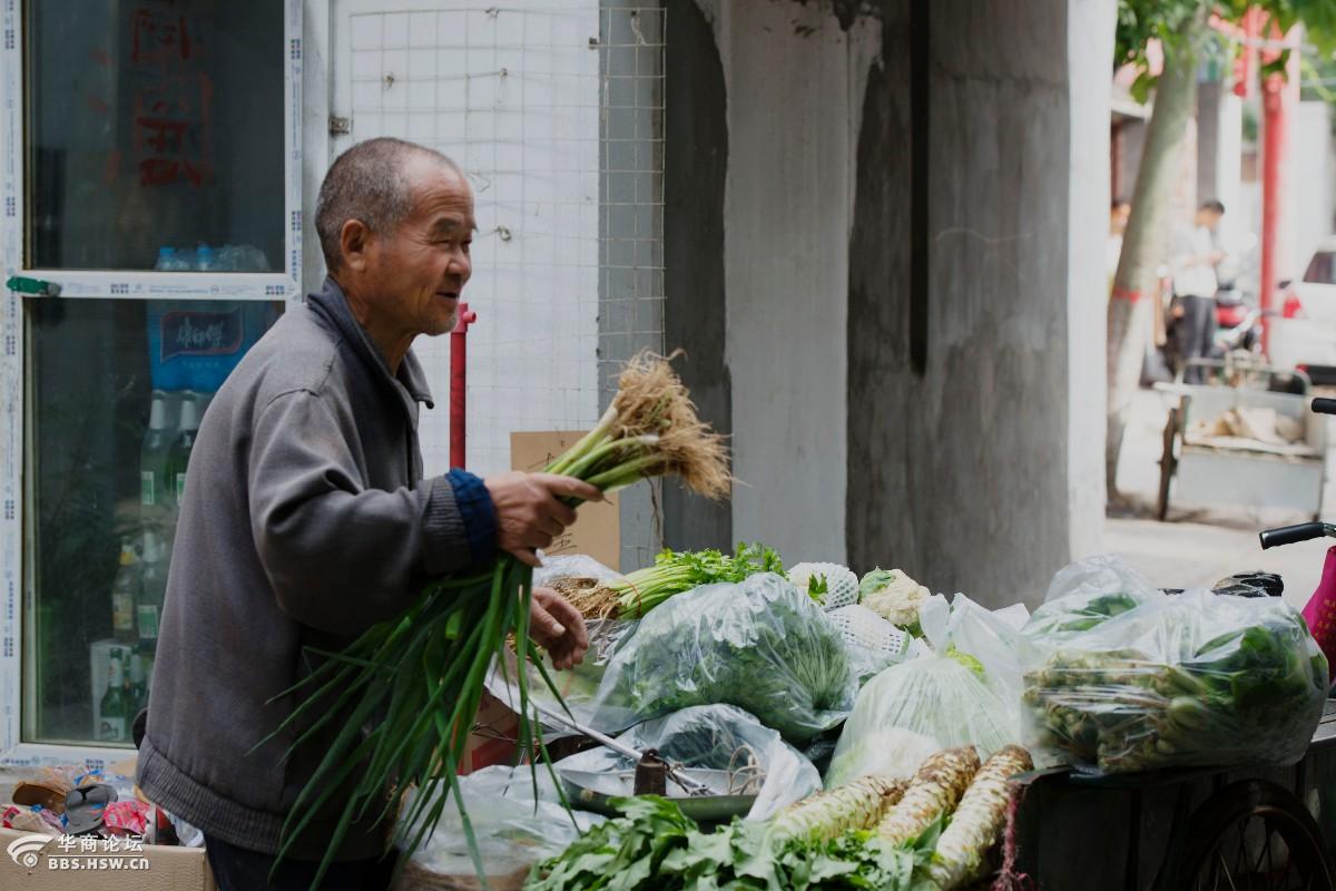 卖菜的王老汉