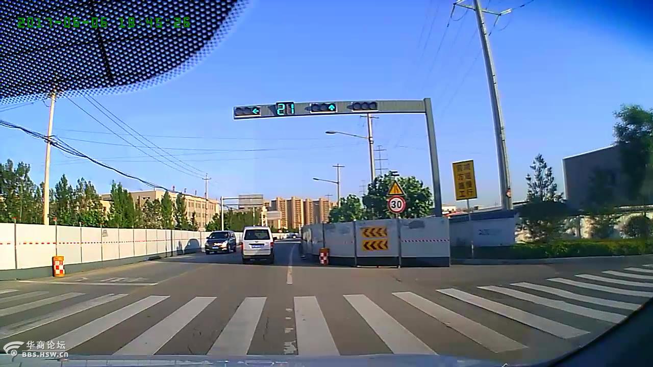 泾渭新城泾渭路改扩建工程进展迟缓围而不建人为制造拥堵